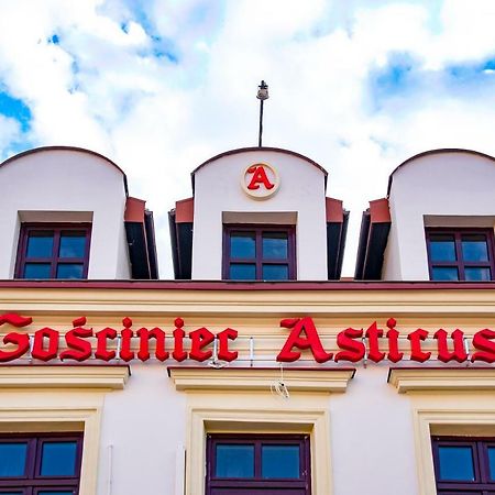 Gosciniec Asticus Bed and Breakfast Jarosław Exteriör bild