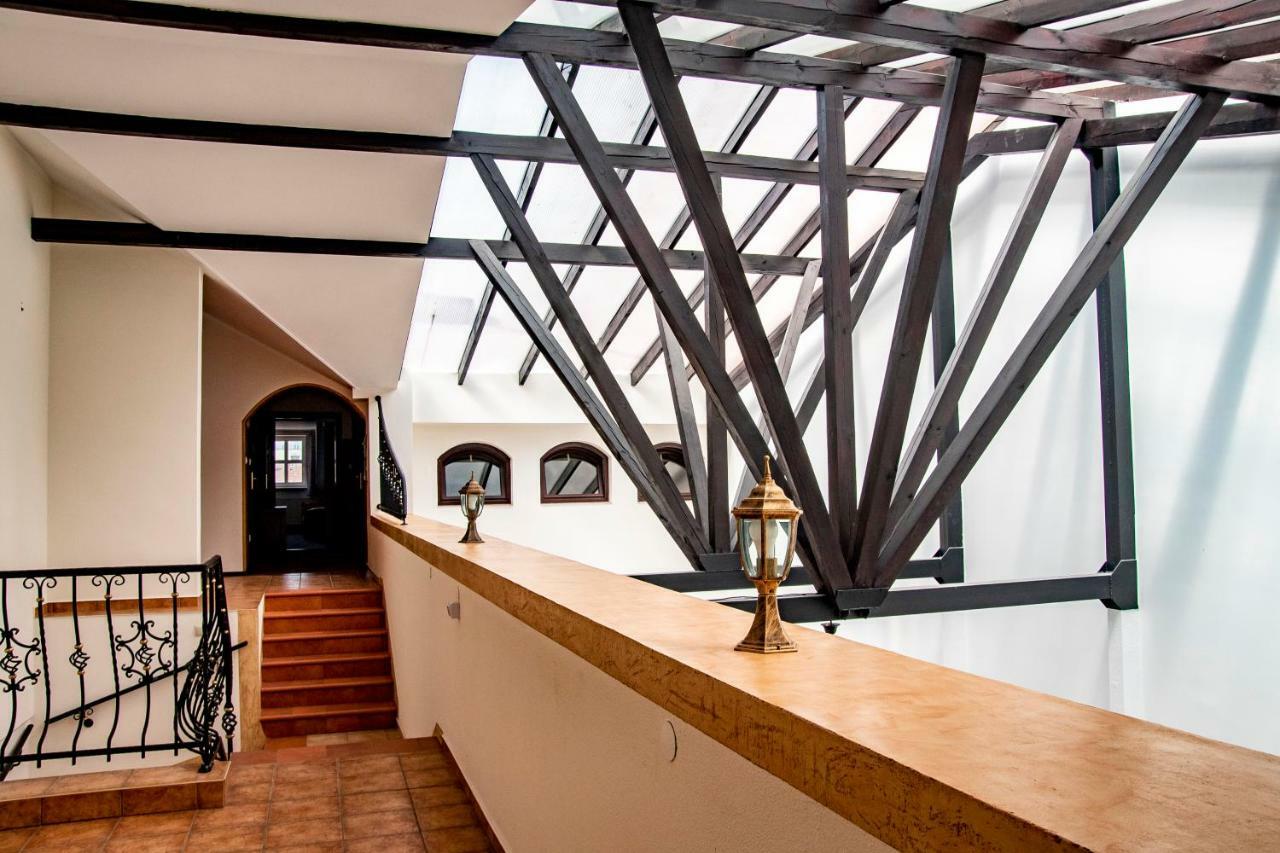 Gosciniec Asticus Bed and Breakfast Jarosław Exteriör bild